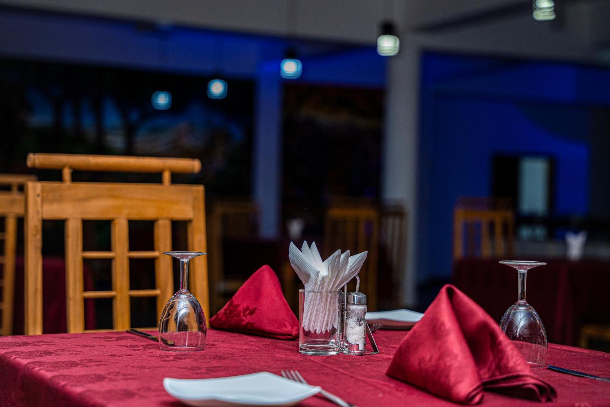 Theevanni Resort Trincomalee Exterior photo