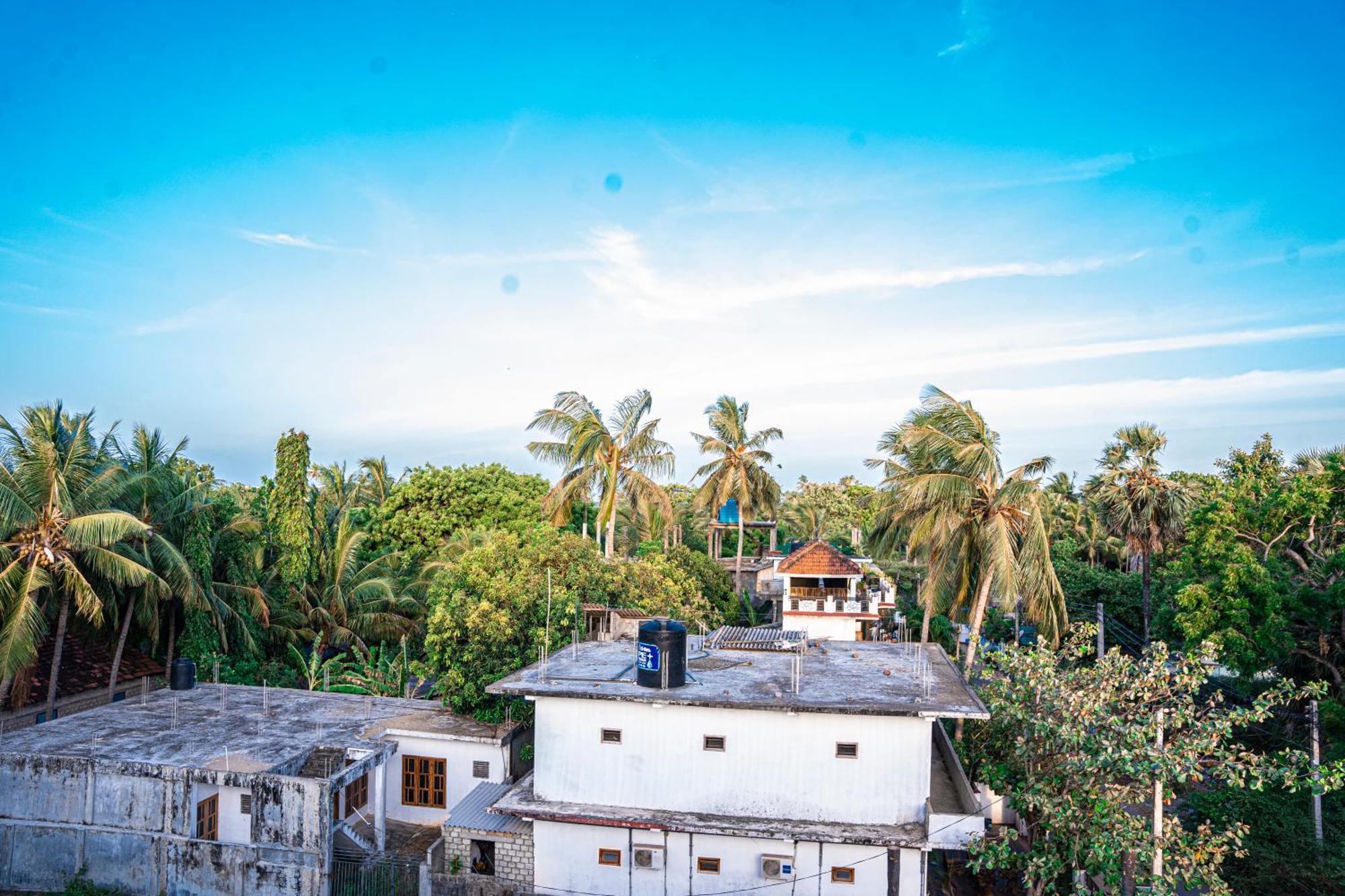 Theevanni Resort Trincomalee Exterior photo