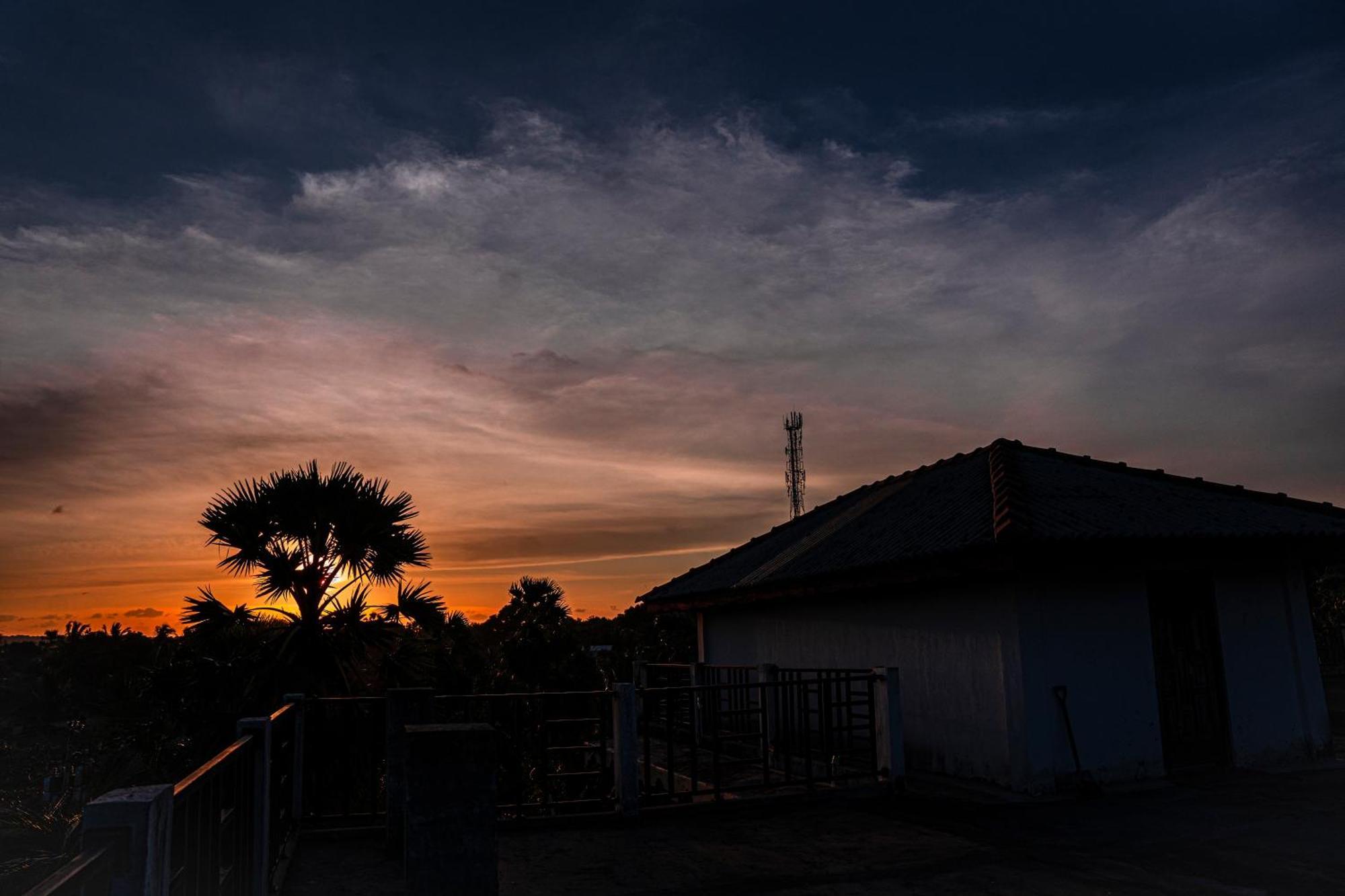 Theevanni Resort Trincomalee Exterior photo