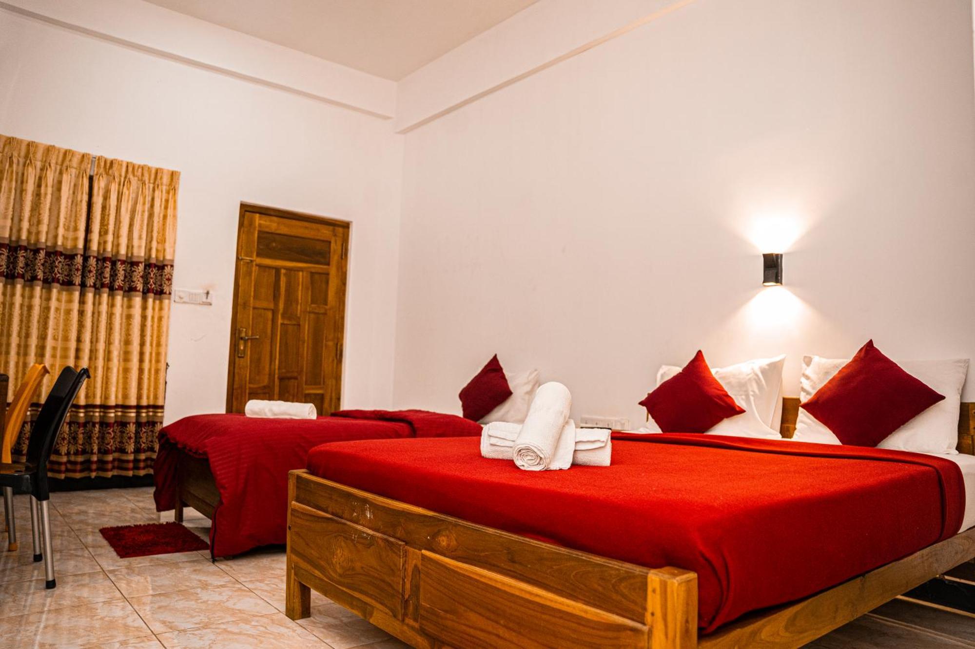 Theevanni Resort Trincomalee Exterior photo