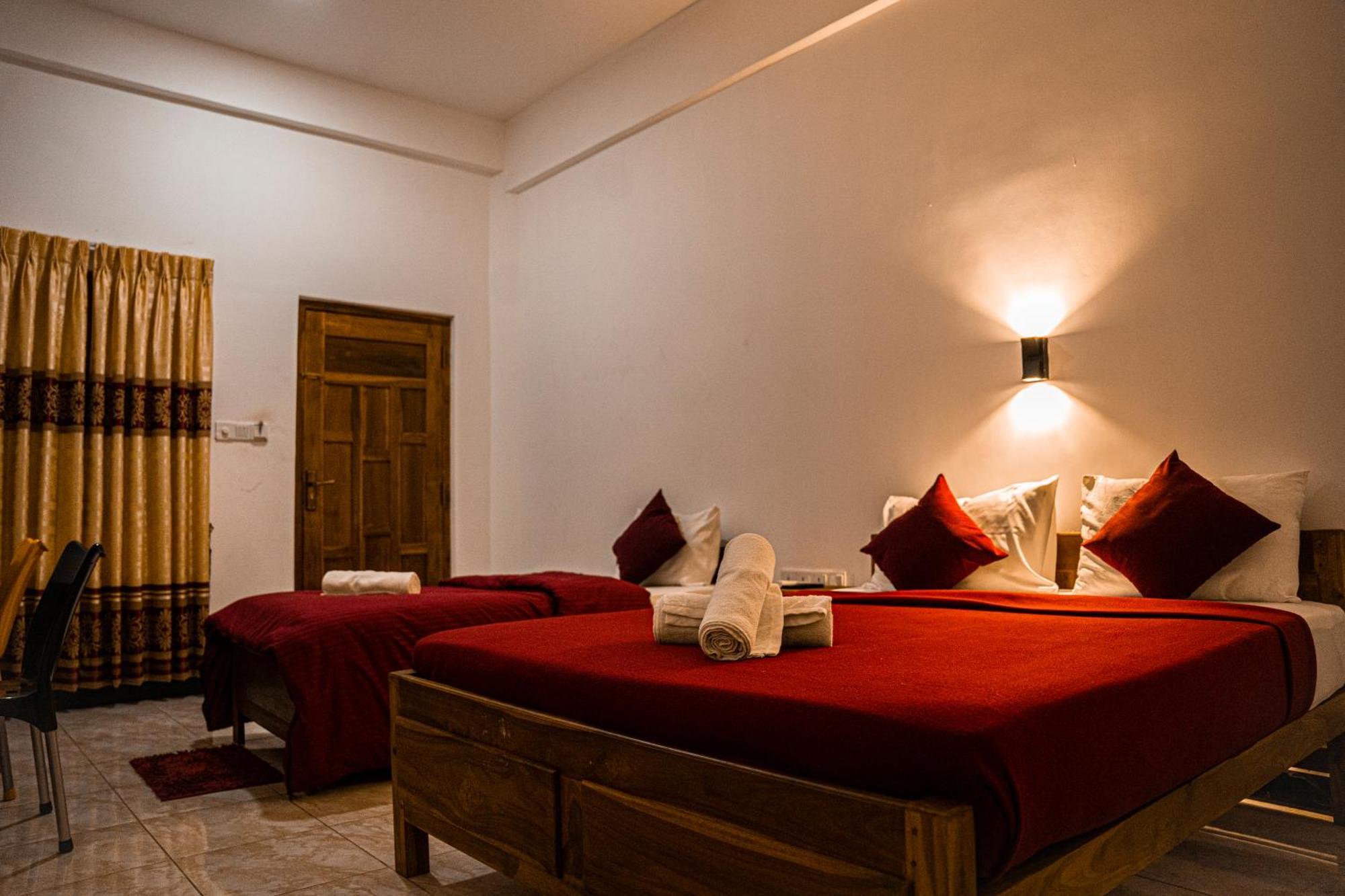 Theevanni Resort Trincomalee Exterior photo
