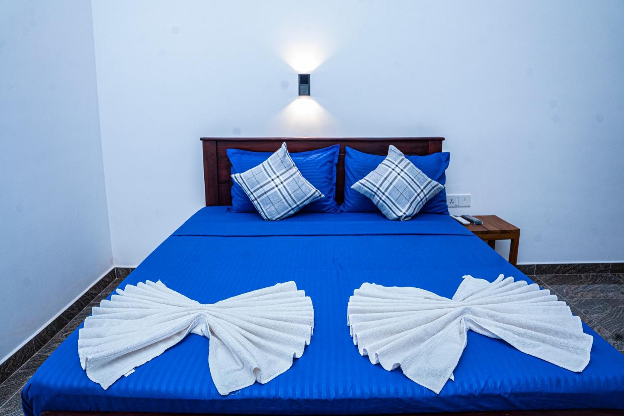 Theevanni Resort Trincomalee Exterior photo